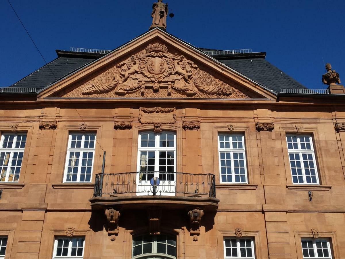 Moderne Wohnung In Barockem Altstadthaus Nahe Altstadt Und Radweg Блискастель Экстерьер фото